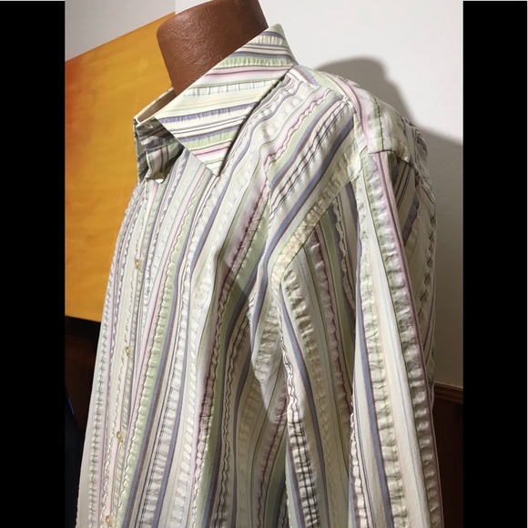 Shirts like this are in All in - Picture 5 of 8